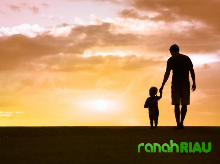 Puisi tentang Ayah: Seblang Simplex, karya Ike Novita Indraswari